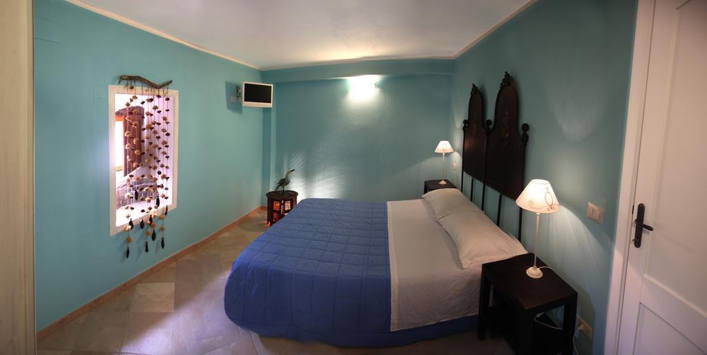 Blu Bosa Bed & Breakfast Room photo