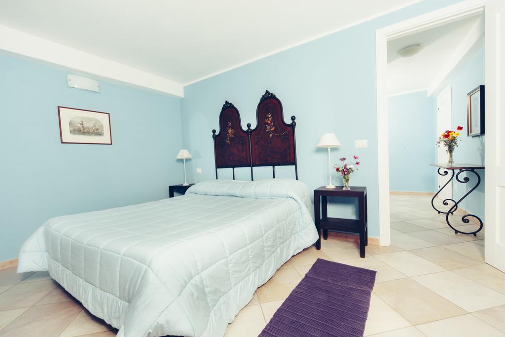 Blu Bosa Bed & Breakfast Room photo